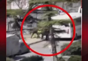 İSRAİL KONSOLOSLUĞU ÖNÜNDE ÇATIŞMA