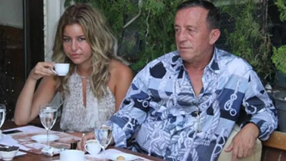 Ali Ağaoğlu'nun eski sevgilisi Hazal Mesudiyeli annesini dövdü! Kavga karakolda bitti