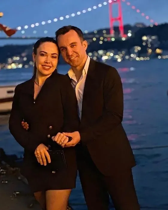 Canavar Eylem Tok ve katil oğlu Timur Cihantimur New York’ta güle oynaya gezdi! Aci ailesinin ’gülümseme’ isyanı