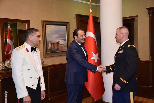 Türkmenistan’da Büyük Zafer’in 101’inci yılı kutlandı