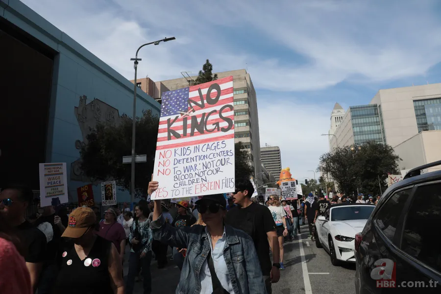 ABD'de Trump imparatorluğu! Para, kurumlar, savaş gemileri: Her yerde imzası var 13