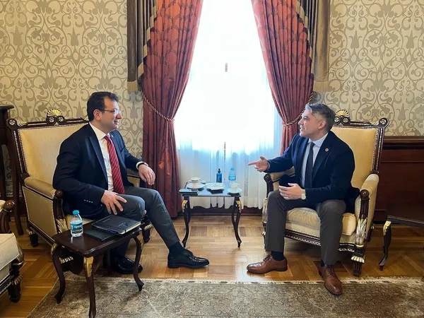 CHP’de kaos büyüyor! Kemal Kılıçdaroğlu’nu Değişime ikna edemeyen Ekrem İmamoğlu parti kurma hazırlığında! Yanına alacağı ilk isim İYİ Parti’den...