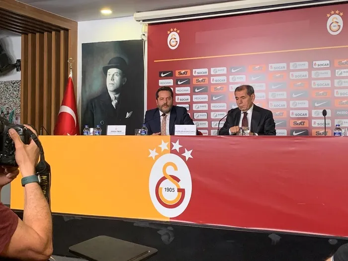 galatasaray-baskani-dursun-ozbek-yaptiklarinin-hesabini-tek-tek-soracagim-bunlari-yanina-birakmam-ali-koc-1716216107471.jpg Dursun Özbek'ten ahaber.com.tr'ye flaş açıklama! Herkesin merak ettiği soruyu yanıtladı | Ali Koç sahadayken Özbek neredeydi? - 3