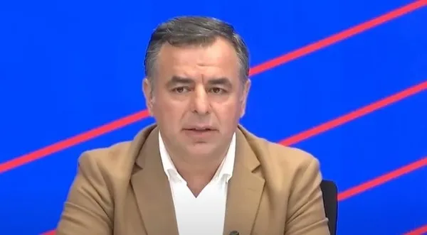 6’lı masada bilinmeyen ’’Davutoğlu’’ krizi: Talebi ortakları birbirine düşürmüş! CHP’li Barış Yarkadaş aylar sonra açıkladı