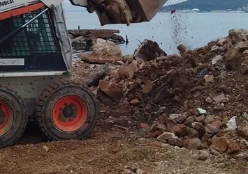 CHP'li Haluk Derman plajı kendi mülküne katmak istedi! İhbarlar sonrası Çevre Şehircilik ve İklim Değişikliği Bakanlığı devreye girdi