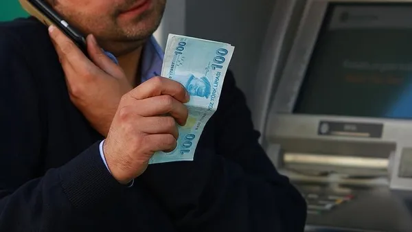 dolandiricilarin-para-kasalarina-operasyon-61-kisiden-6-milyon-230-bin-lira-cekmisler-1668143387398.jpeg Dolandırıcıların para kasalarına operasyon! 61 kişiden 6 milyon 230 bin lira çekmişler - 1