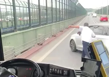 İETT aracında dehşet anları! Silah çekip şoförü tehdit etti