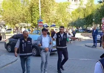 CHP'li Kuşadası Belediyesi'nde yolsuzluk operasyonu! Mıcır vurgununda şüpheliler adliyeye sevk edildi