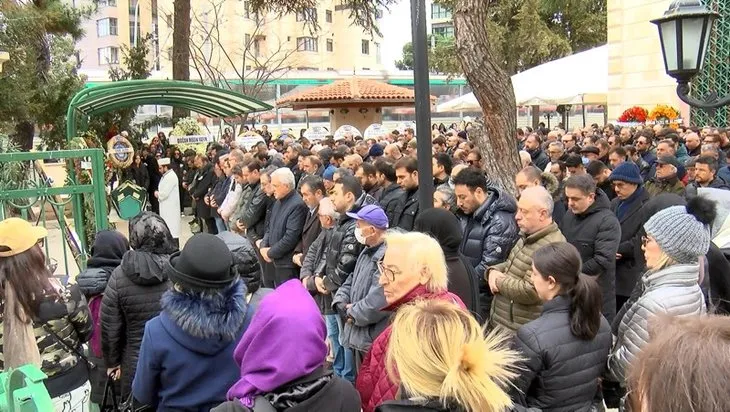 Serdar Ortaç’ın zor anları! Kardeşi Serkan Ortaç’ın cenazesinde ayakta duramadı