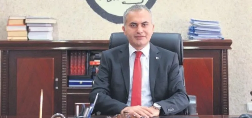 İki kaymakama FETÖ gözaltısı