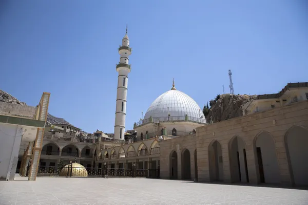 14 asırdır zamana meydan okuyan cami - 3