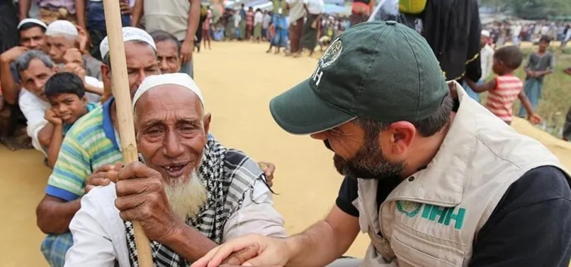 İHH 555 bin Arakanlıya yardım ulaştırdı