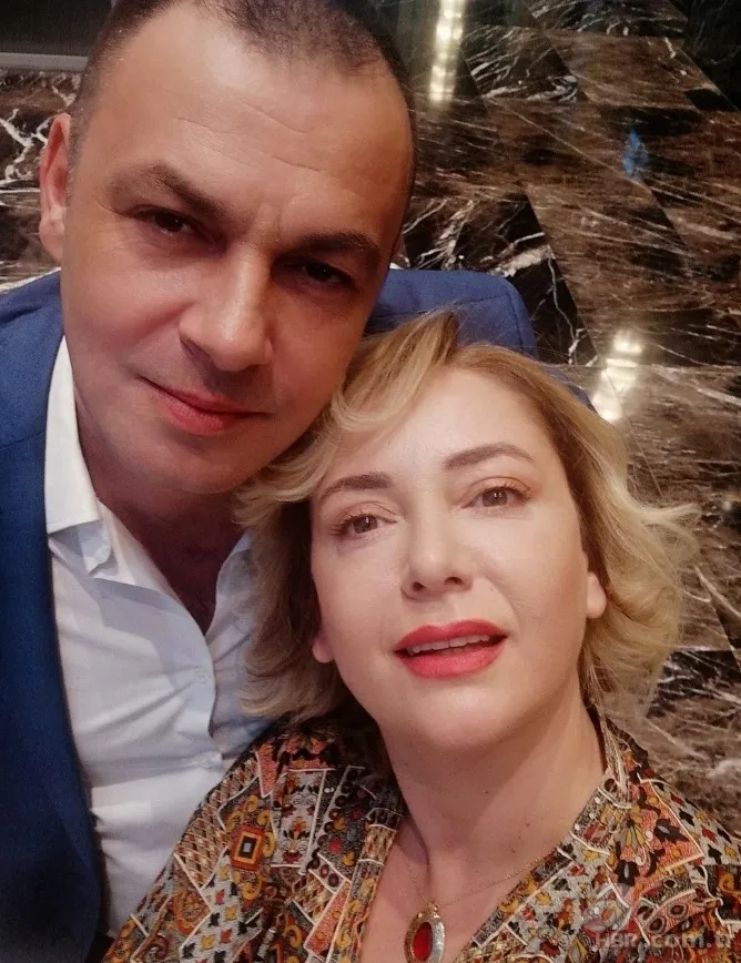 Bir Zamanlar Çukurova'nın Şermin'i Sibel Taşçıoğlu bakın kiminle evliymiş! Meğer ünlü oyuncunun kuzeni.... 15