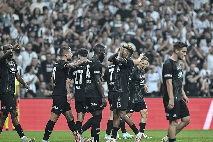 besiktas-uefa-avrupa-ligi-biletini-5-golle-aldi-1724962520813.jpg Beşiktaş UEFA Avrupa Ligi biletini 5 golle aldı - 3