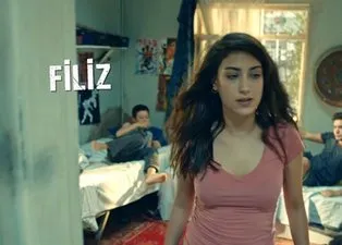 Bizim Hikaye dizisinin yıldızı Hazal Kaya bu fotoğrafıyla yok artık dedirtti!