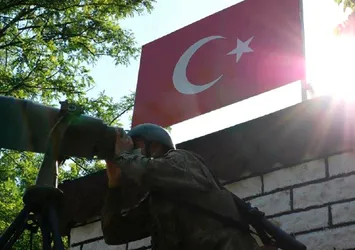 Son dakika: Suriye'den kaçak yollarla Türkiye'ye girmeye çalışan 7 kişi yakalandı