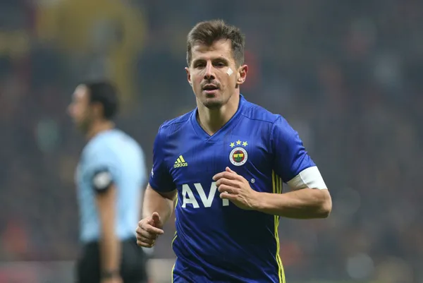 Emre Belözoğlu istifa mı etti? Fenerbahçe’den paylaşım geldi