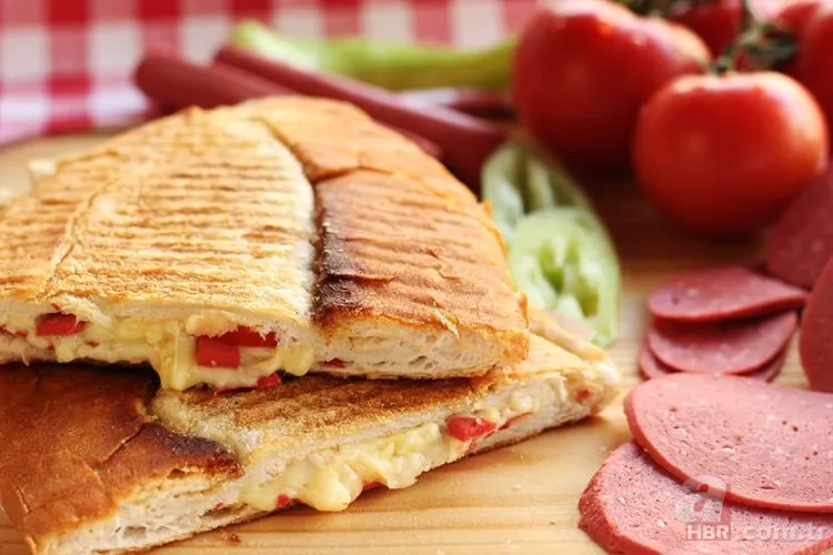 Çift kaşarlı tost kaç kalori? Hangi tost kaç kalori? İşte o liste 1