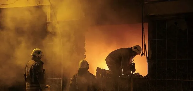 Fatih’te İGDAŞ’ın 🔥 doğal gaz alt yapı çalışması sırasında patlama: 10 yaralı | İşte olay yerinden savaş gibi görüntüler... 🚨