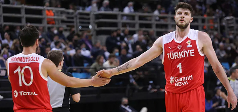 Milliler son saniyede kaybetti! Yunanistan 72-71 Türkiye (MAÇ SONUCU-ÖZET)