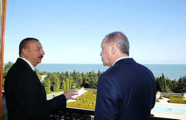 Başkan Recep Tayyip Erdoğan Azerbaycan Cumhurbaşkanı Aliyev ile görüştü: Karabağ Zaferi’nin yıl dönümü nedeniyle tebrik etti