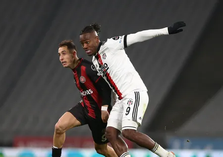 Süper Lig'den Emre Mor'a resmi teklif! Devler Mor'u transfer etmek istiyor