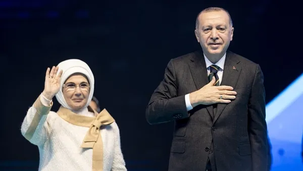 son-dakika-baskan-erdogan-ve-emine-erdoganin-saglik-durumu-hakkinda-yeni-aciklama-varliginizi-bilmek-bize-guc-1644253445478.jpg Son dakika: Başkan Erdoğan ve Emine Erdoğan'ın sağlık durumu hakkında yeni açıklama: Varlığınızı bilmek bize güç veriyor - 3