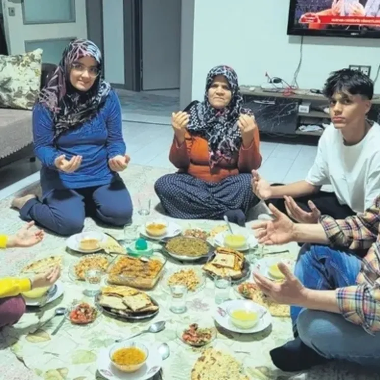 Çayırcık ailesinden Başkan Erdoğan’a teşekkür: Deprem korkusuyla değil sahur keyfiyle uyanıyoruz