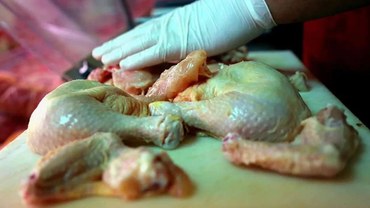 Yaz aylarında zehirlenme riskine karşı dikkat edilmesi gereken 5 gıda