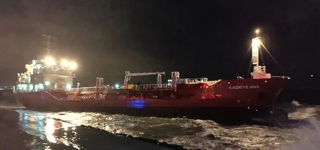 Zeytinburnu açıklarında gemi karaya oturdu! 11 mürettebat kurtarıldı! 600 ton dizel yakıt...