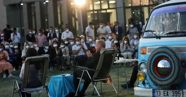 Başkan Erdoğan Mersin’de üniversite öğrencileriyle bir araya geldi: Cumhuriyet tarihinde görülmemiş projeler geliştirdik