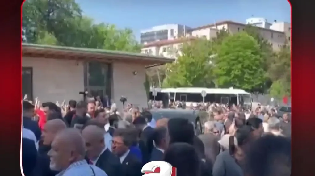 CHP'DE TARAFLAR KARŞI KARŞIYA