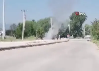 Seyir halindeki araç alev alev yandı