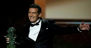 Antonio Banderas koronavirüse yakalandı!