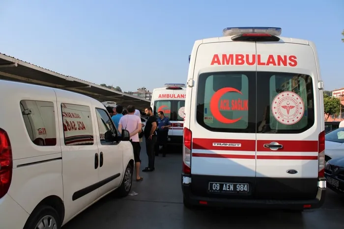 aydinda-avmde-silahli-kavga-yaralilar-var-1659461134097.jpg Aydın'da AVM’de silahlı kavga! Yaralılar var - 3