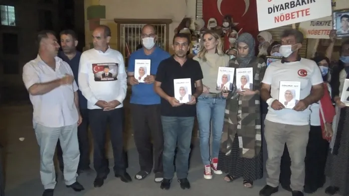 Evlat nöbetindeki ailelerden HDP’yi çıldırtan mesaj: Biz kaleyi yıktık Türk bayrağını astık