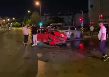 Kayseri’de 2 otomobil çarpıştı: 4 yaralı