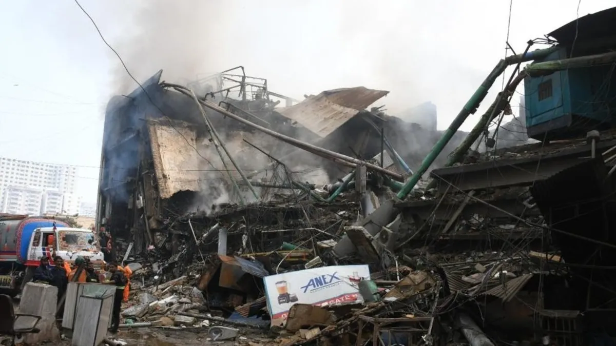 Pakistan'daki AVM'de can pazarı! Binada kısmi çökme: Çok sayıda ölü ve yaralı var