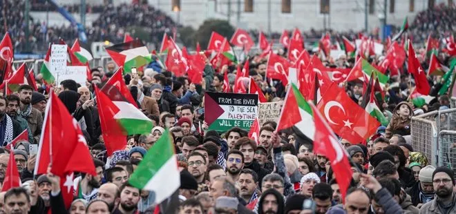 Galata Köprüsü’nde tarihi yürüyüş! Vicdanın sesi İstanbul’dan yükseldi: Bu dünya size de kalmayacak mel’unlar