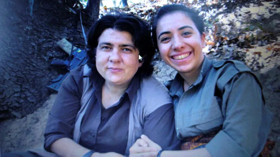Son dakika | PKK'lı teröristlerle fotoğrafı çıkan avukata 15 yıl hapis istemi!