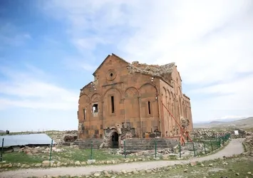 Ani'deki 'Büyük Katedral' restore edilecek
