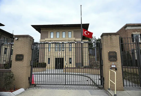 Başkan Erdoğan: Depremler sebebiyle 7 gün süreyle milli yas ilan edildi - 7