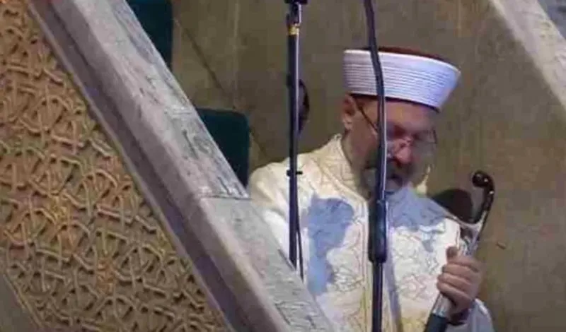 Diyanet Isleri Baskani Ali Erbas Tan Dunyaya Kilic Hakki Mesaji