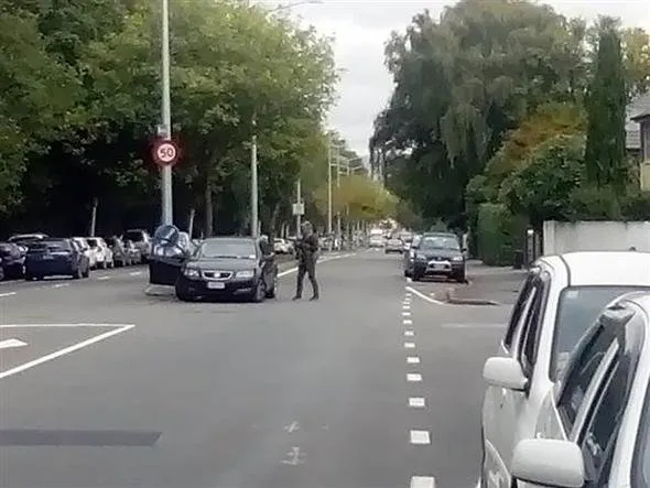 Son dakika: Yeni Zelanda'da iki camiye silahlı saldırı!