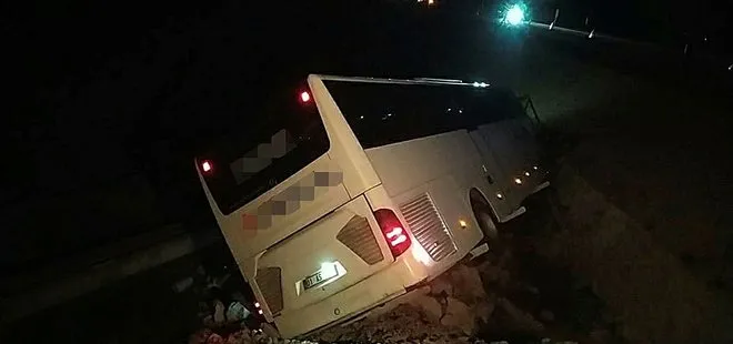 Adana’da feci kaza! Yolcu otobüsü devrildi: 4’ü ağır 23 yaralı
