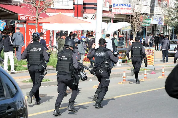 HDP’nin Diyarbakır’daki nevruz etkinliğinde terör örgütü PKK propagandası yapıldı!