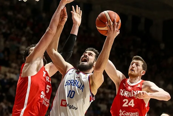 12-dev-adam-sirbistani-devirdi-a-millilerimiz-yoluna-kayipsiz-devam-ediyor-1772225691161.jpeg 12 Dev Adam Sırbistan’ı devirdi! A Millilerimiz yoluna kayıpsız devam ediyor - 3