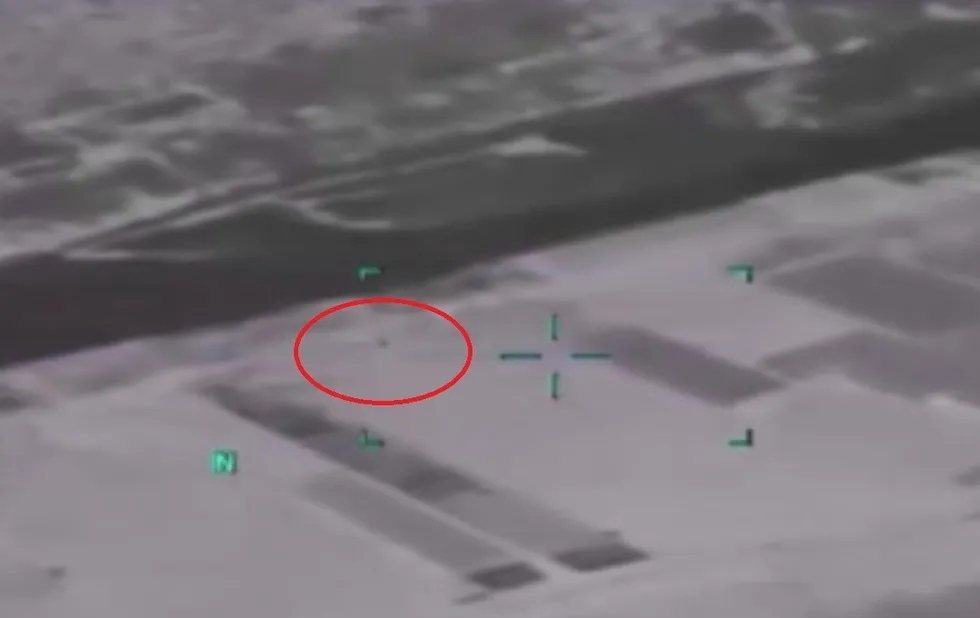 pentagonun-yeni-ufo-dosyalarinda-sok-detaylar-agresif-manevralar-yapan-soguk-kureler-ve-gizli-videolar-kamuoyu-1786137290820.jpg Pentagon'un yeni UFO dosyalarında şok detaylar! "Agresif manevralar yapan soğuk küreler" ve gizli videolar kamuoyuyla paylaşıldı - 3