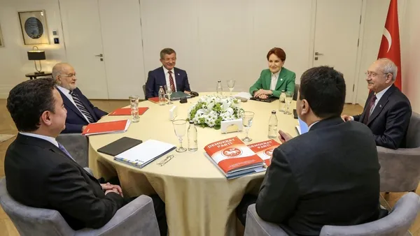 Bakan Varank'tan 6'lı masaya esprili gönderme: 2 ayda bir dönüşümlü olarak cumhurbaşkanı olsunlar - 5