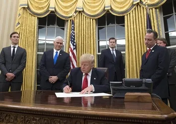 Trump'ın başkan olarak ilk emri...
